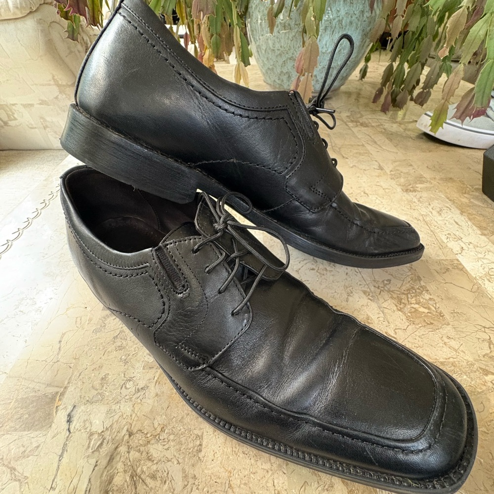 Johnston & Murphy Black Oxford Shoes Classic Design